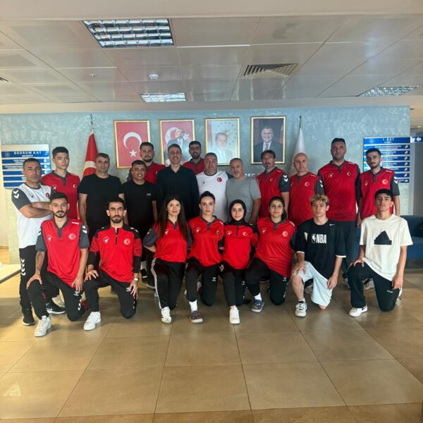 Başkan Tanrıkulu’ndan İşitme Engelliler Taekwondo Milli Takımı’na Ziyaret