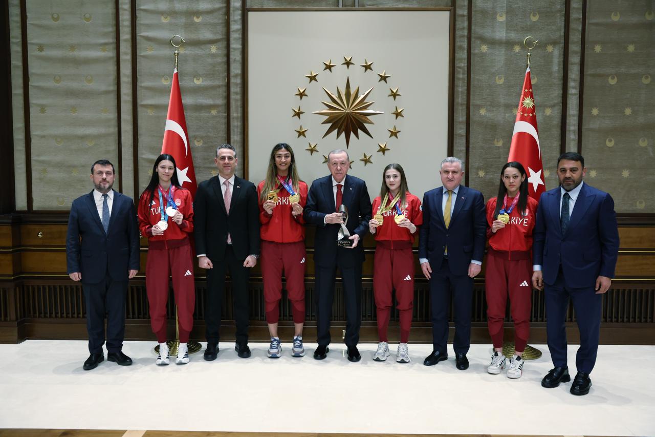 Cumhurbaşkanımız Sayın Erdoğan Şampiyonları Kabul Etti